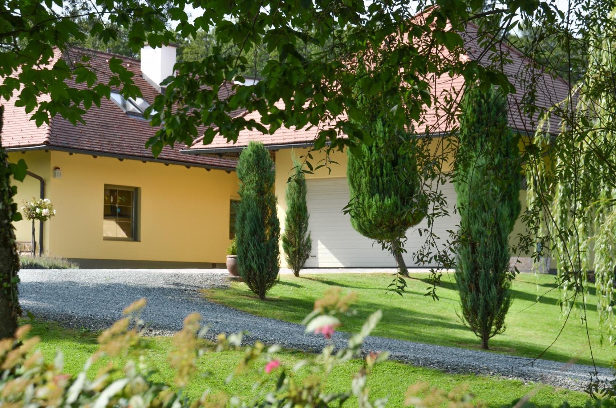 Apartment Klagenfurt Wulfenia - With Free Parking, Sauna, Smart-tv And Air Conditioning *